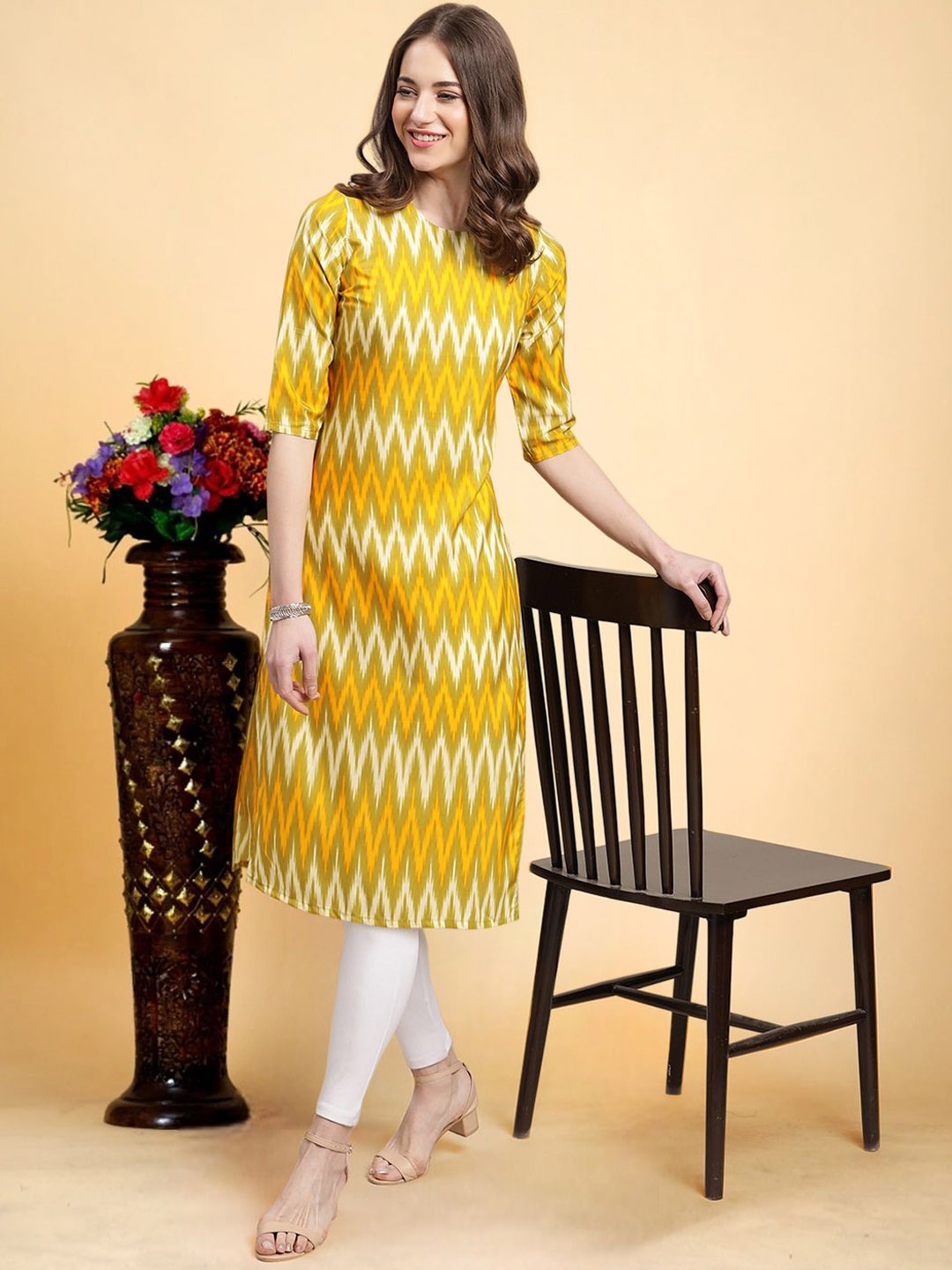 

7Threads Geometric Printed Round Neck Crepe Straight Kurta, Yellow