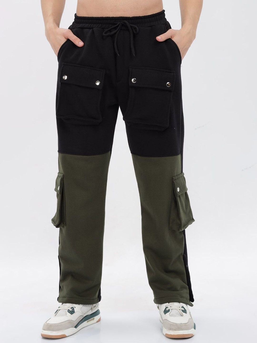 

TBS- THE BARGAIN STREET Men Colourblocked Relaxed-Fit Heavy Track Pants, Black