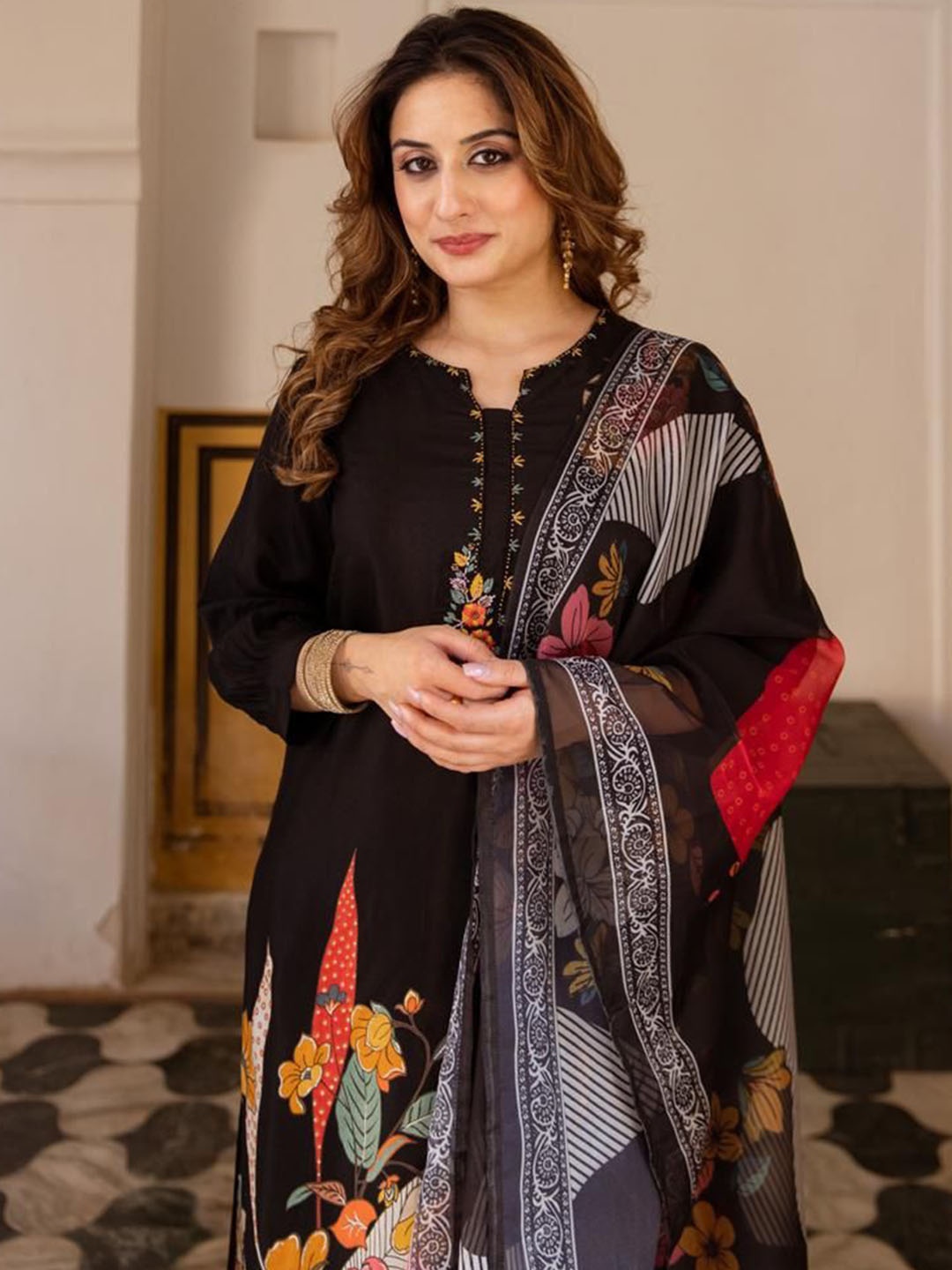 

Anouk Floral Printed Thread Work Notch Neck Pure Silk Kurta With Trousers & Dupatta, Black