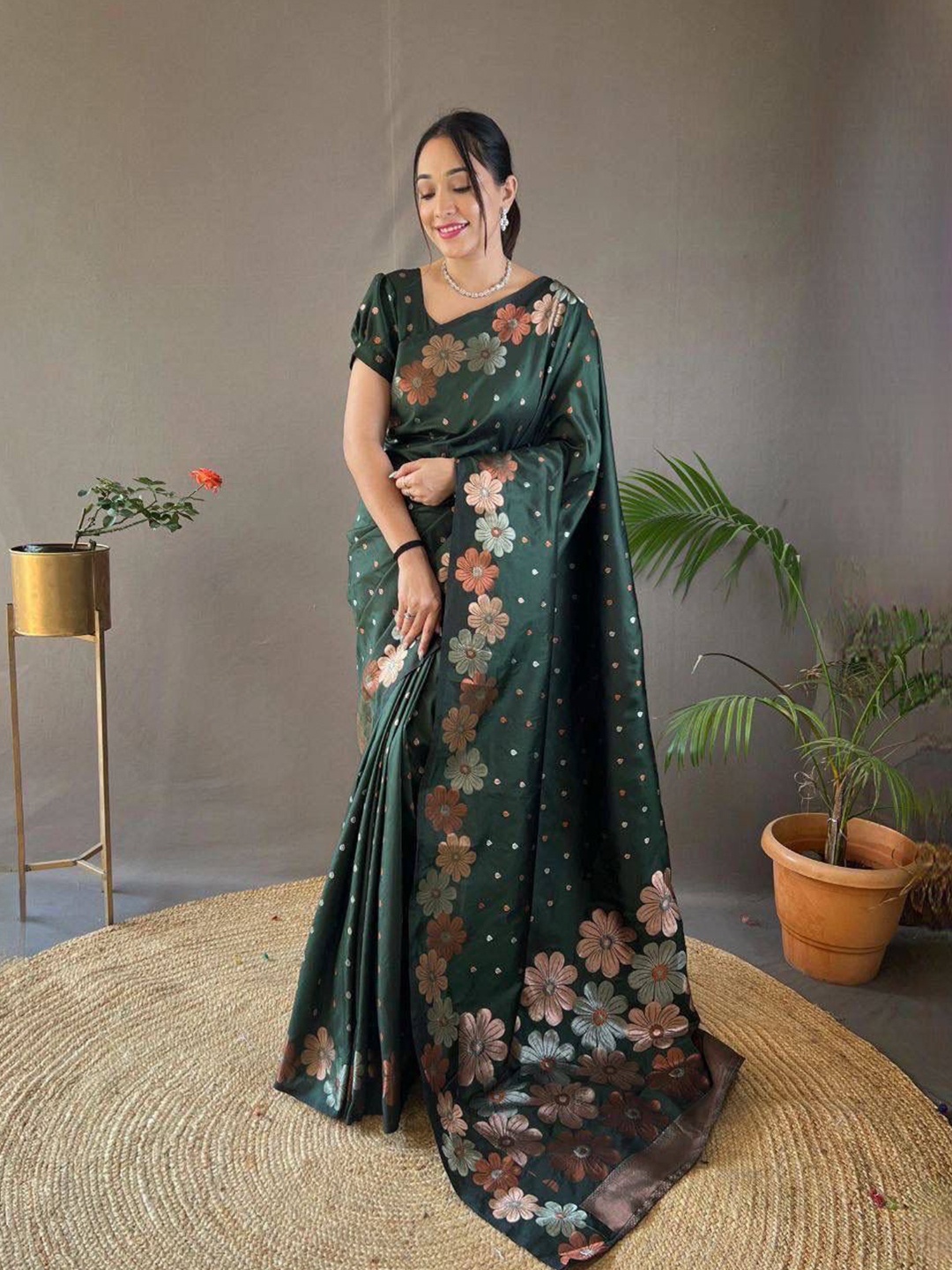 

Marziyaa Woven Design Zari Banarasi Saree, Green