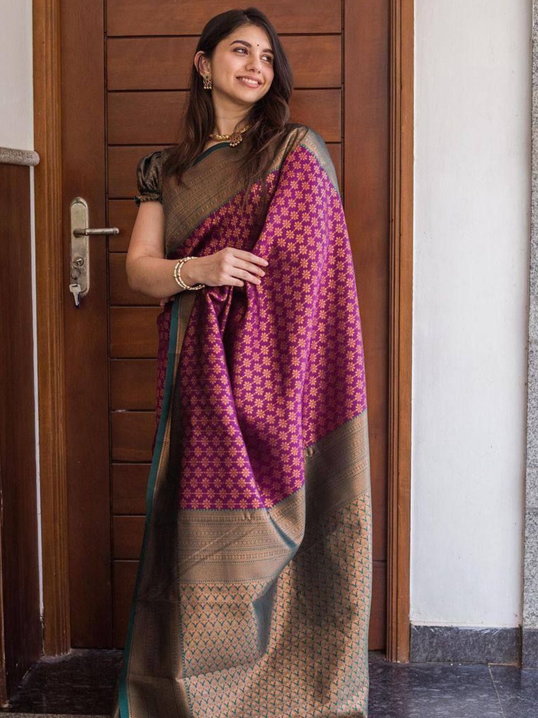 

Marziyaa Ethnic Motifs Zari Banarasi Saree, Purple