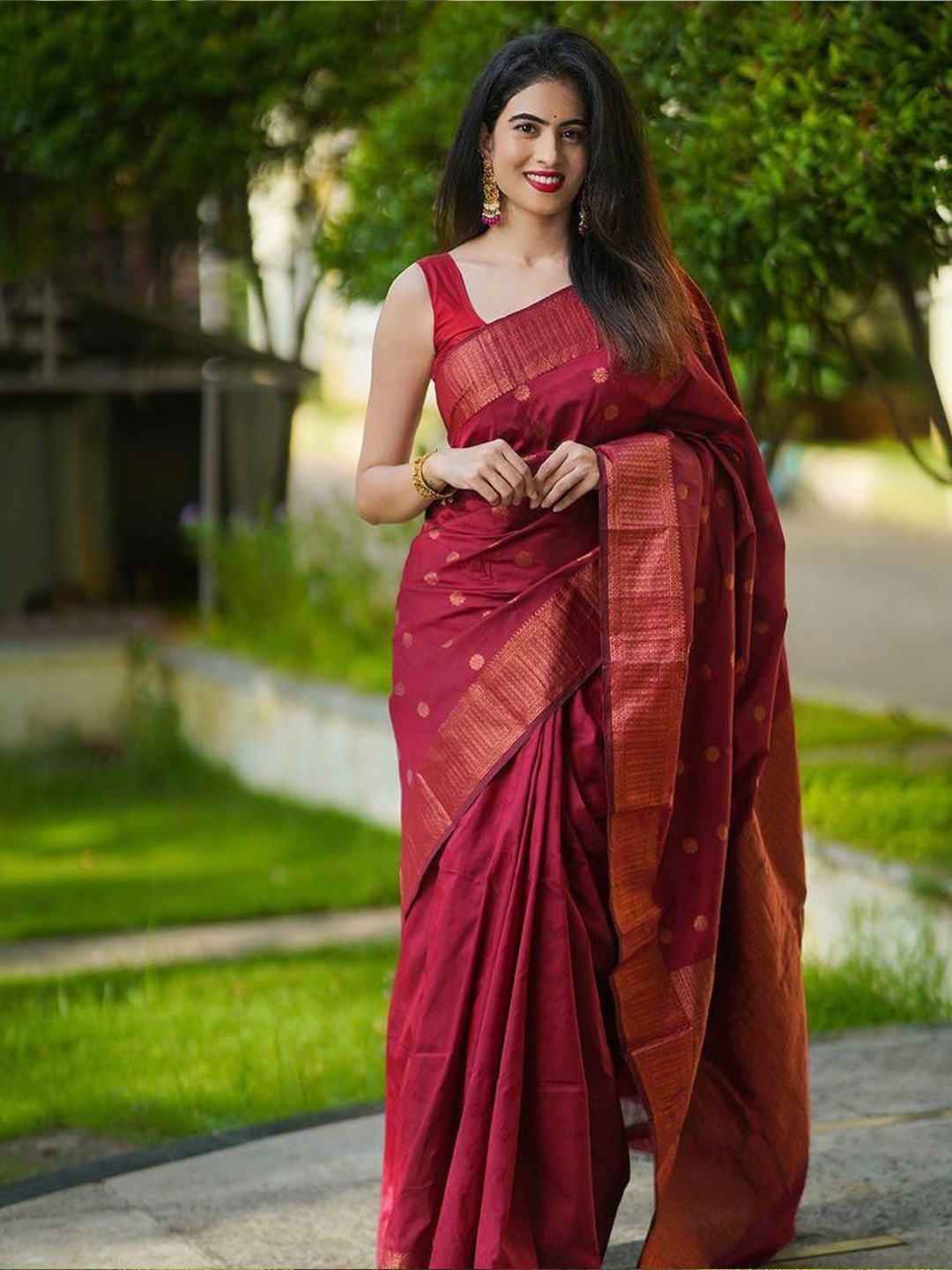 

Marziyaa Ethnic Motifs Zari Banarasi Saree, Maroon
