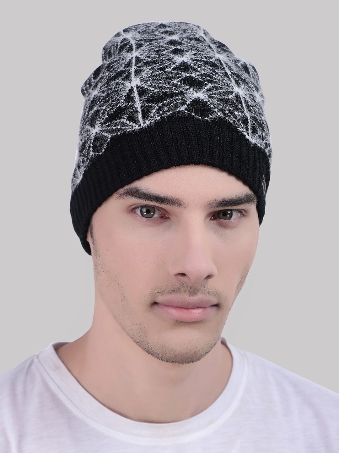 

WILD WEST Men Self Design Woollen Beanie, Black