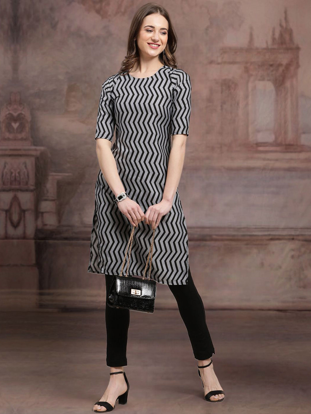 

7Threads Chevron Printed Crepe Straight Kurta, Black