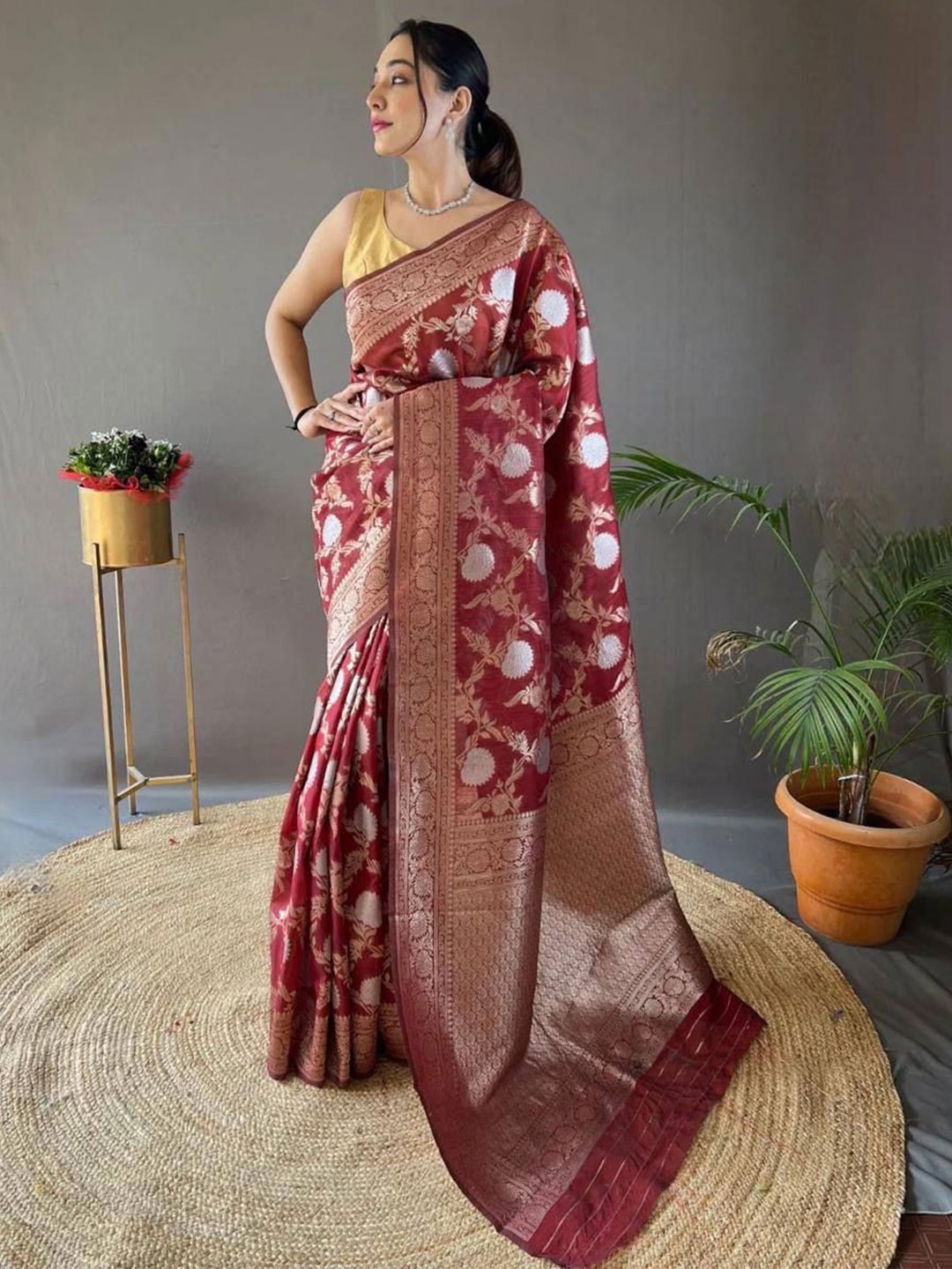 

Marziyaa Woven Design Zari Banarasi Saree, Purple