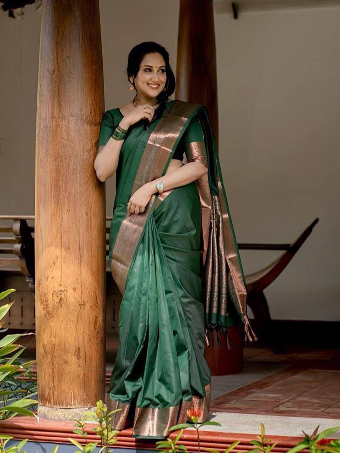 

Marziyaa Woven Design Zari Banarasi Saree, Green