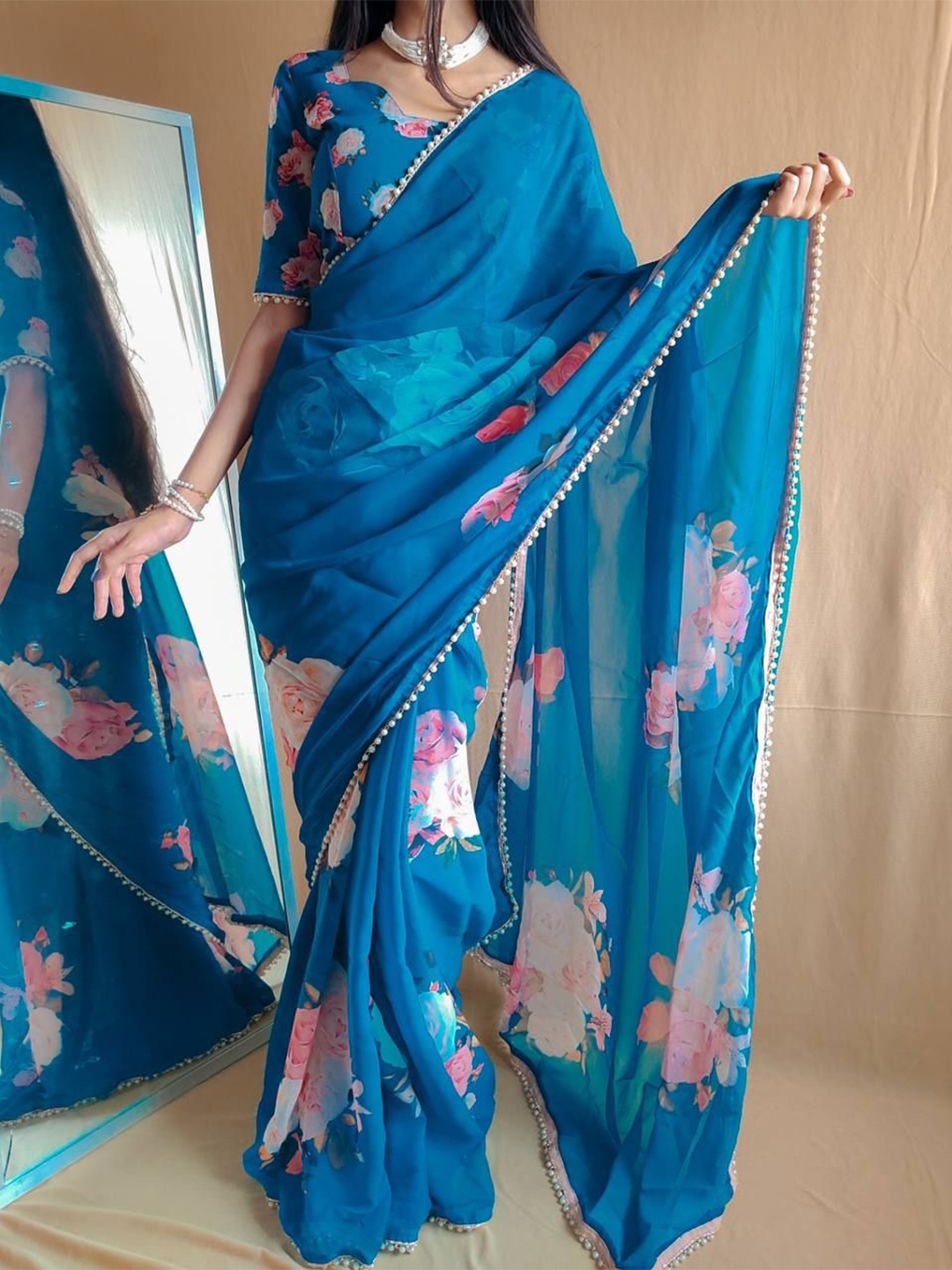 

Marziyaa Floral Printed Saree, Blue