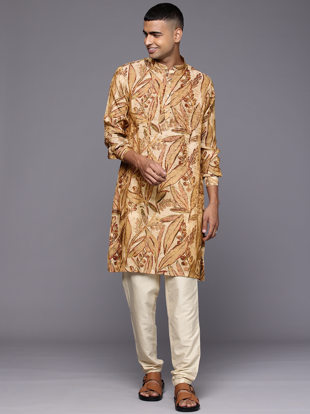 

Patrah Floral Printed Jacquard Kurta, Beige