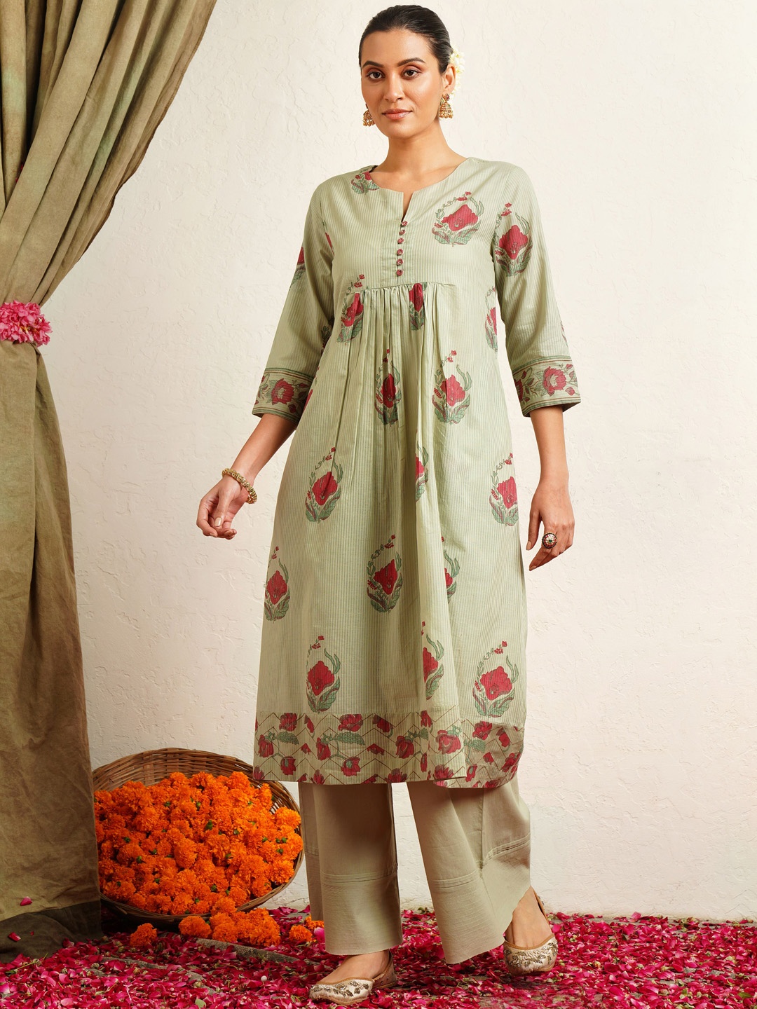 

JAYPORE Floral Printed Round Neck Pleated A-Line Kurta, Green