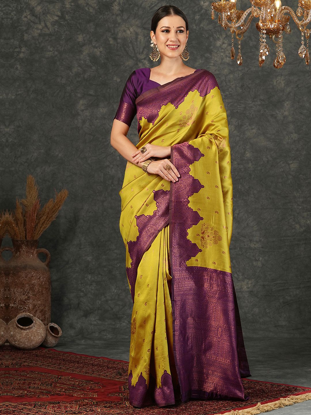

SAMAH Ethnic Motifs Zari Silk Blend Banarasi Saree, Olive