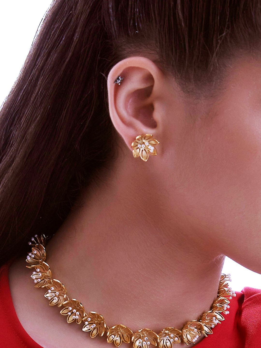 

Ethnic Andaz Gold-Toned Pearls Stones Studded Floral Studs Earrings
