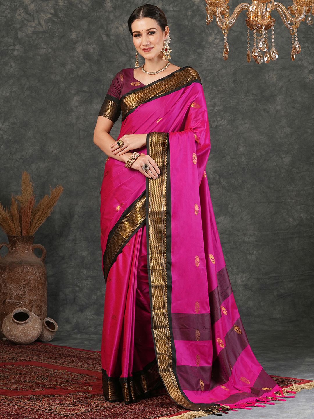 

SAMAH Woven Design Zari Banarasi Saree, Pink