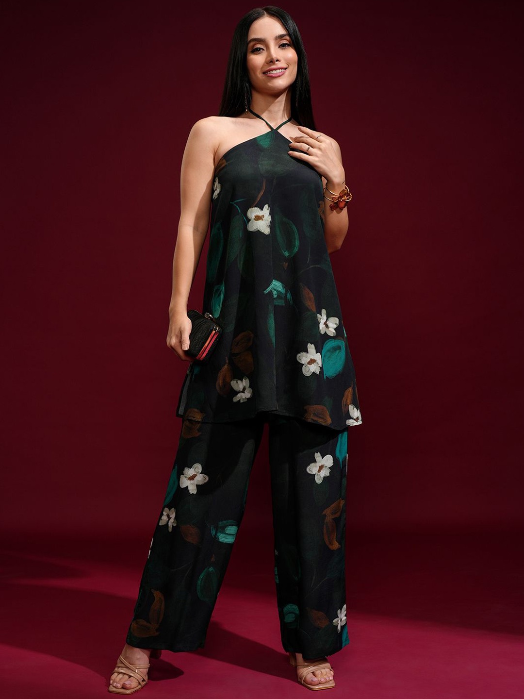 

Vishudh Floral Printed Halter Neck Tunic With Palazzo, Black