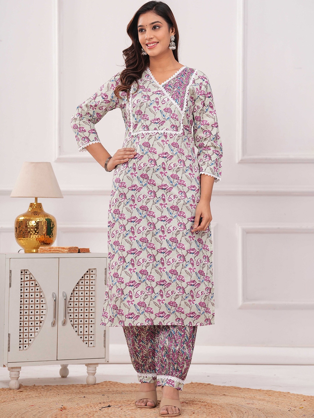 

Aktasa Floral Printed V-Neck Straight Kurta With Trousers, White