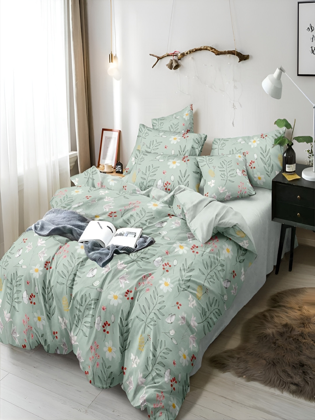 

Myntra Elegant Homes Green & White Printed Queen Duvet Cover With Zipper