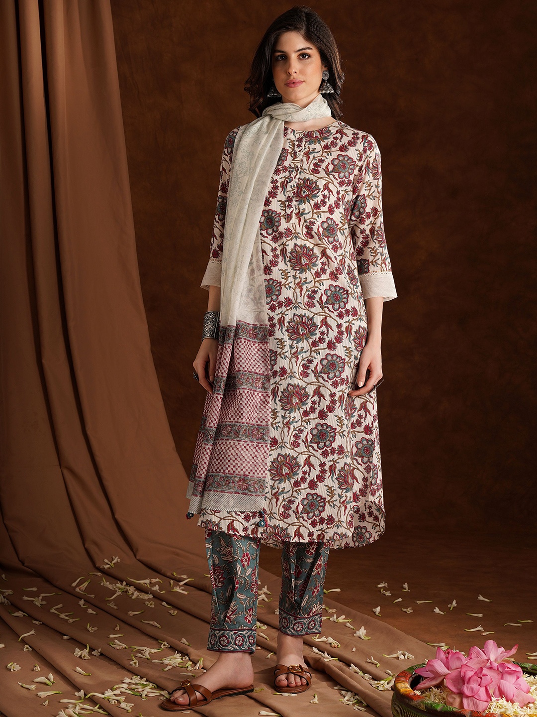 

JAYPORE Floral Printed Round Neck Thread Work A-Line Kurta, Red