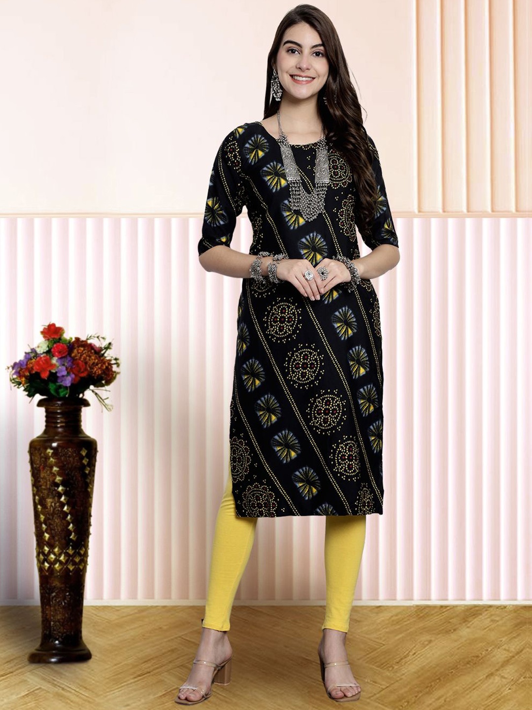 

7Threads Ethnic Motifs Printed Round Neck Straight Kurta, Black