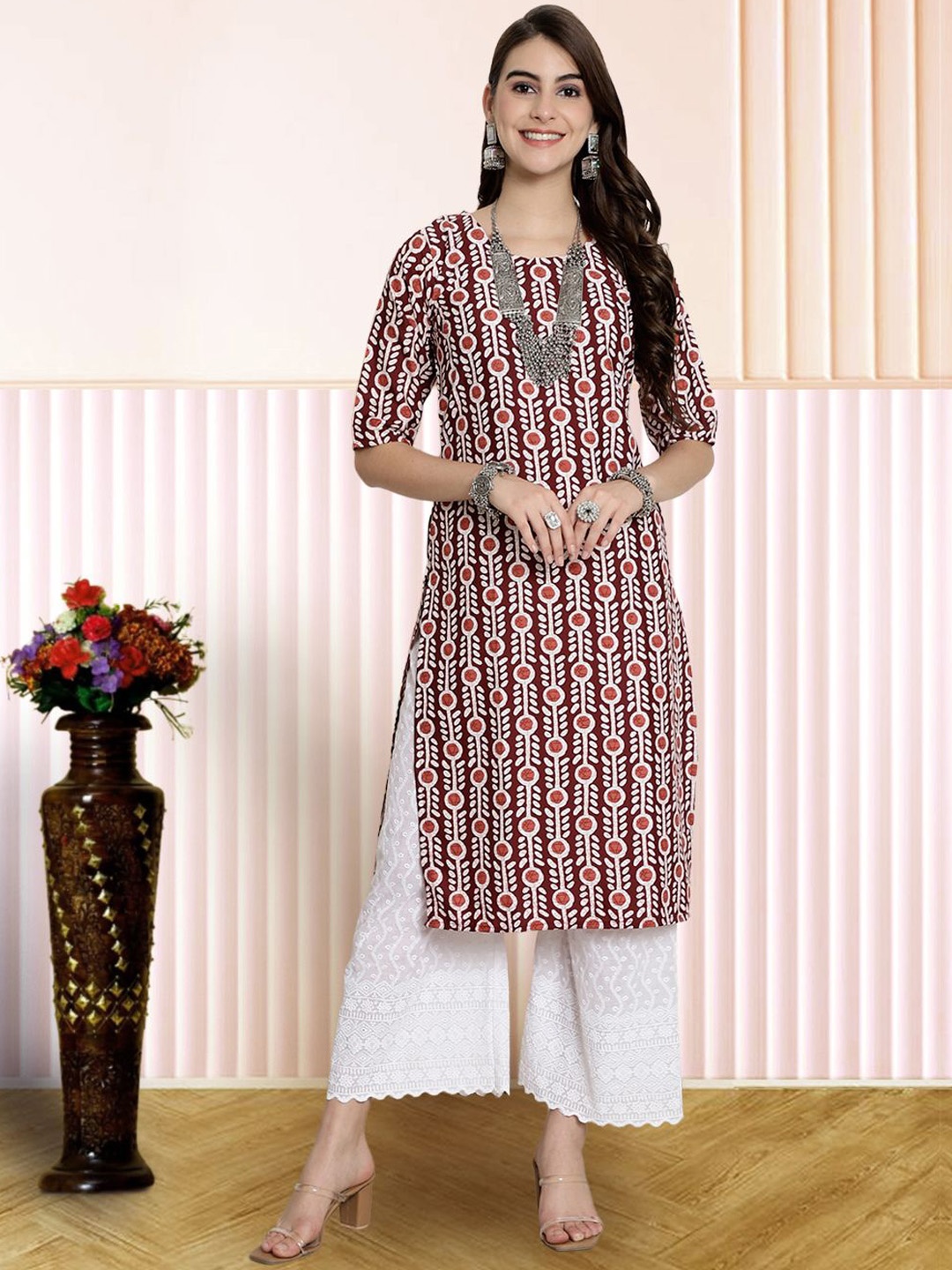 

7Threads Ethnic Motifs Printed Round Neck Straight Kurta, Maroon