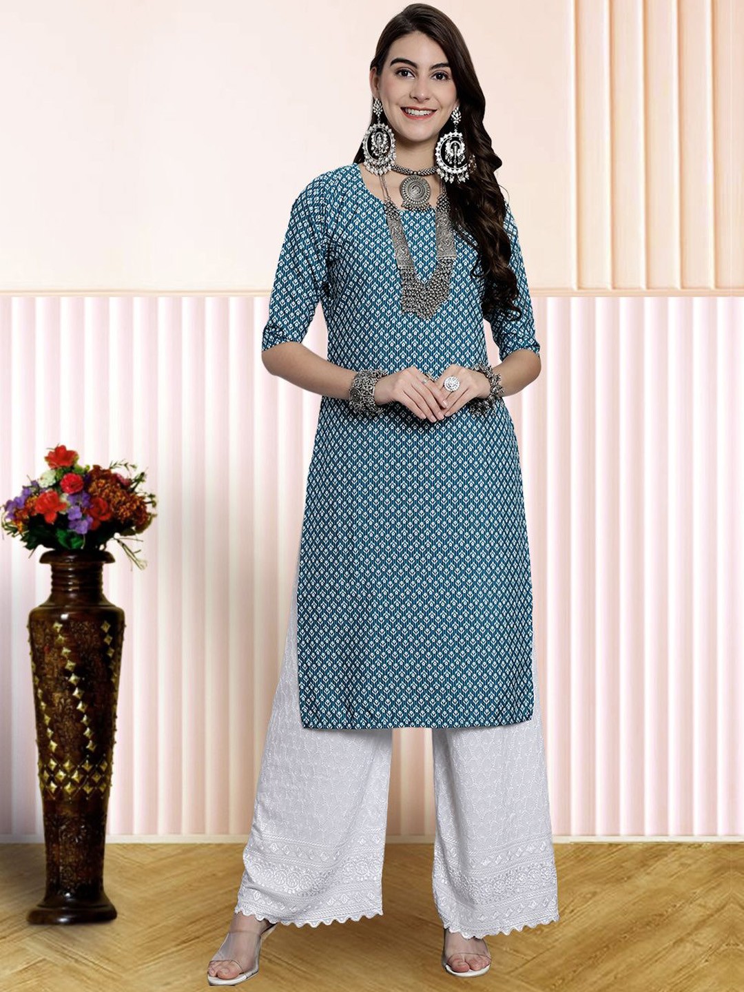 

7Threads Floral Printed Round Neck Straight Kurta, Blue