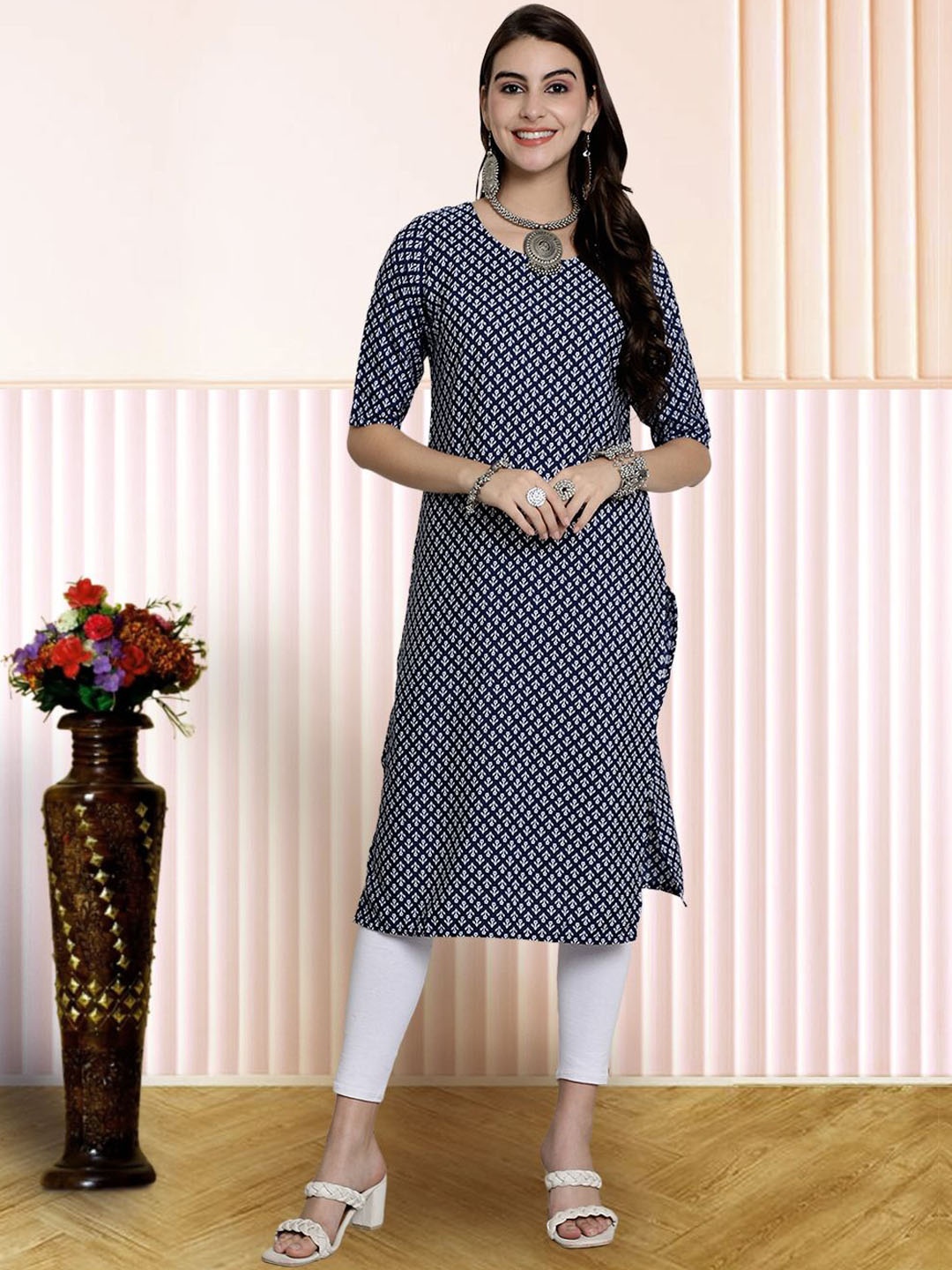 

7Threads Floral Printed Round Neck Straight Kurta, Blue