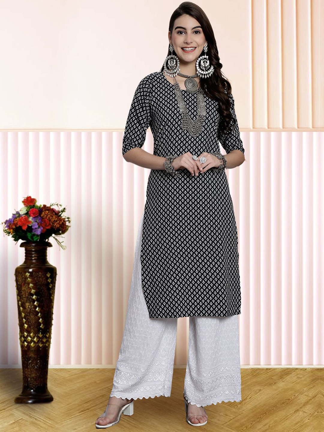

7Threads Floral Printed Round Neck Straight Kurta, Black