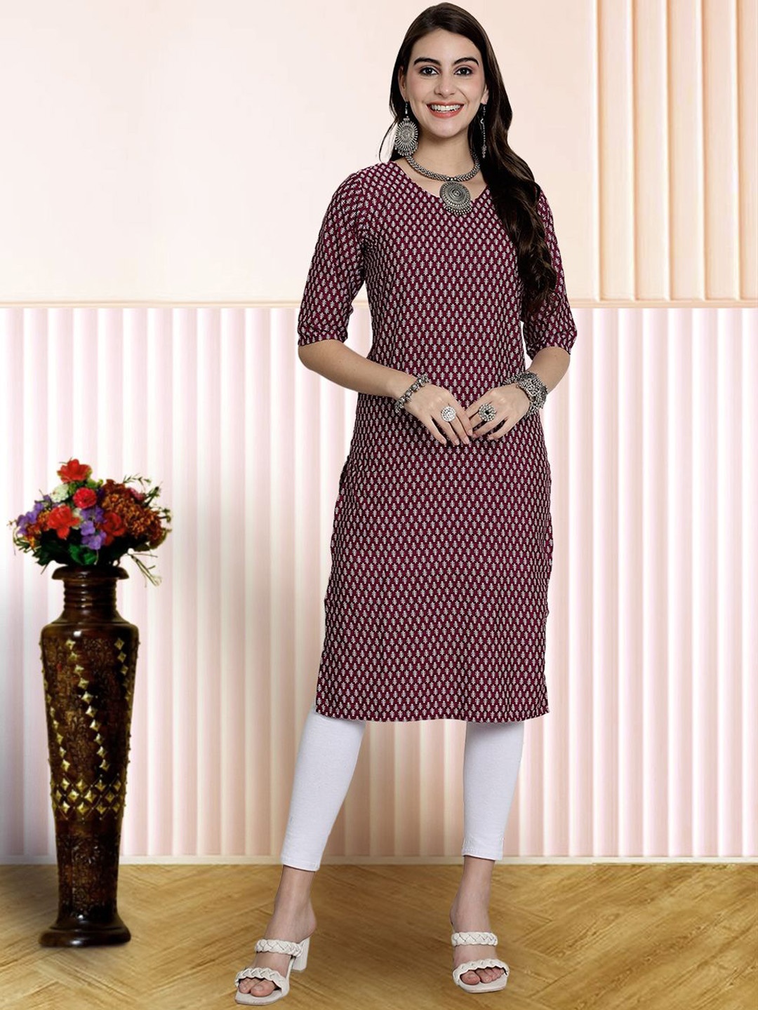 

7Threads Floral Printed Round Neck Straight Kurta, Purple