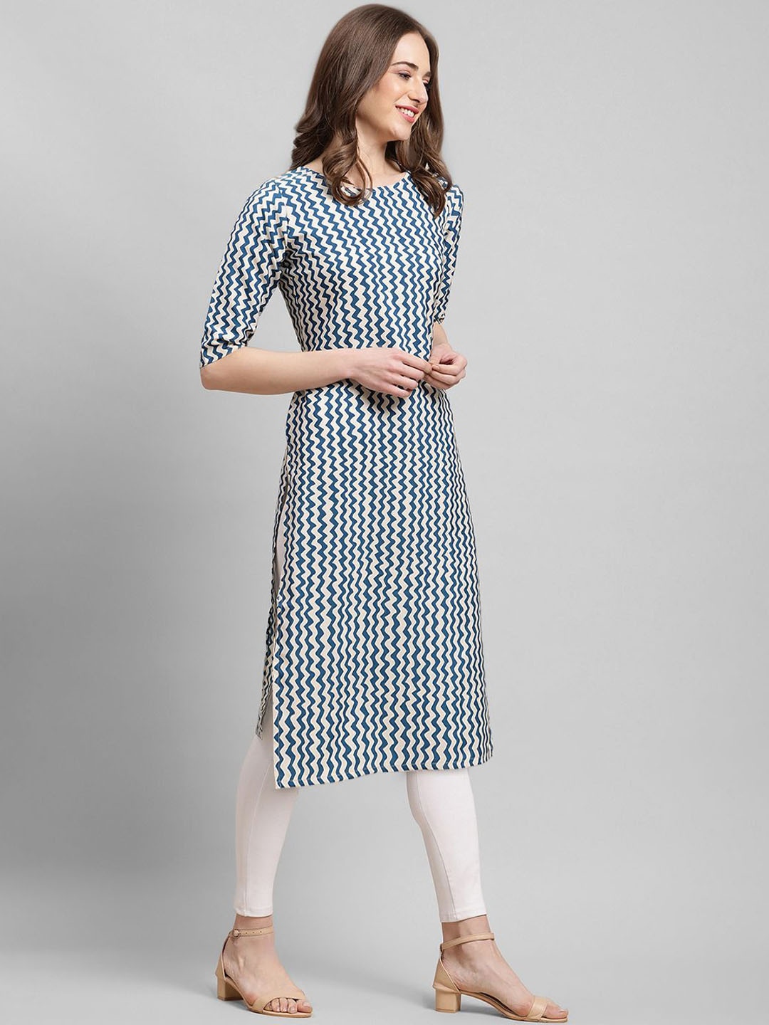 

7Threads Chevron Printed Round Neck Straight Kurta, Blue