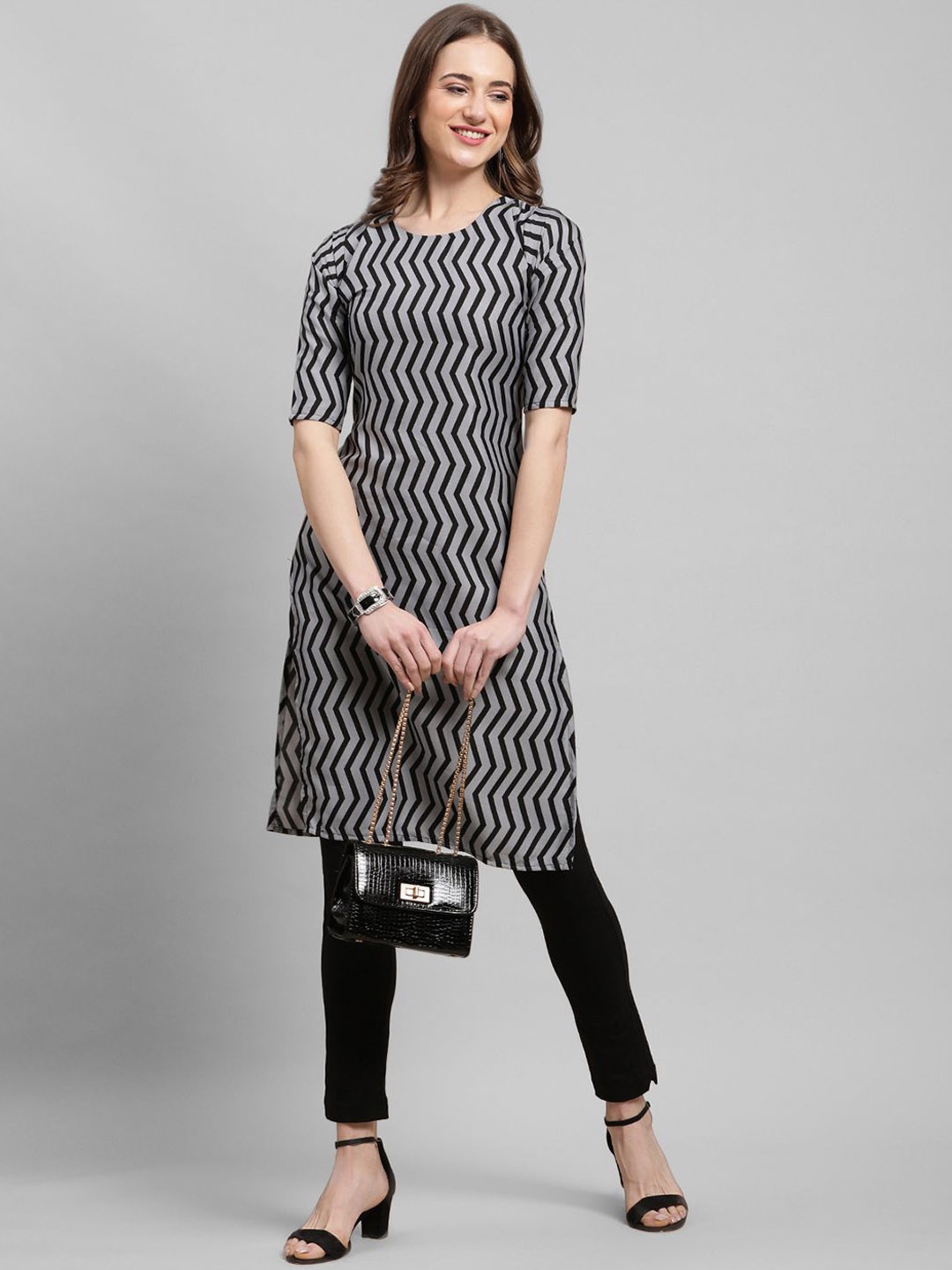 

7Threads Chevron Printed Round Neck Straight Kurta, Black