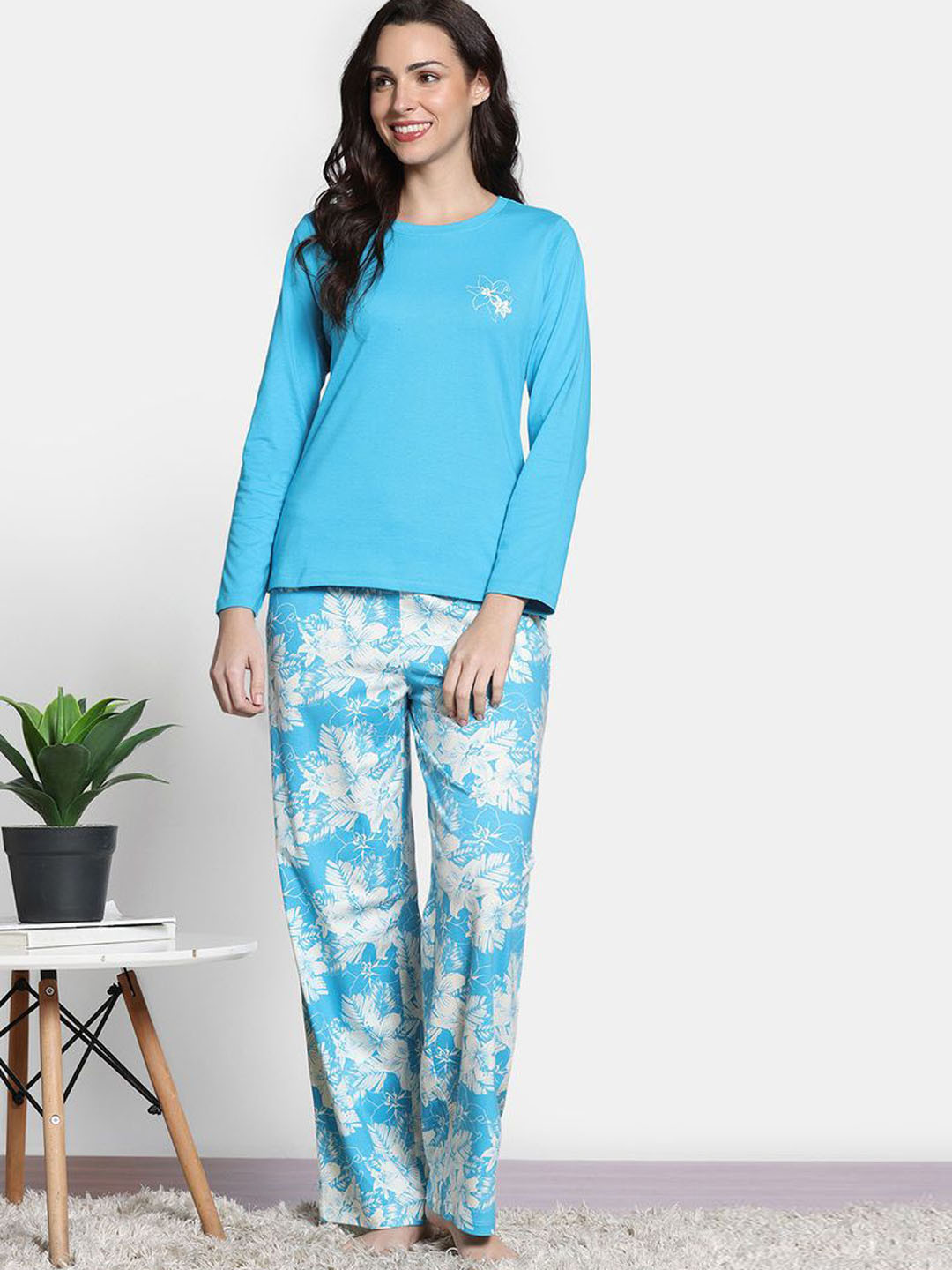

Zivame Women Tropical Printed Pure Cotton Night suit, Blue