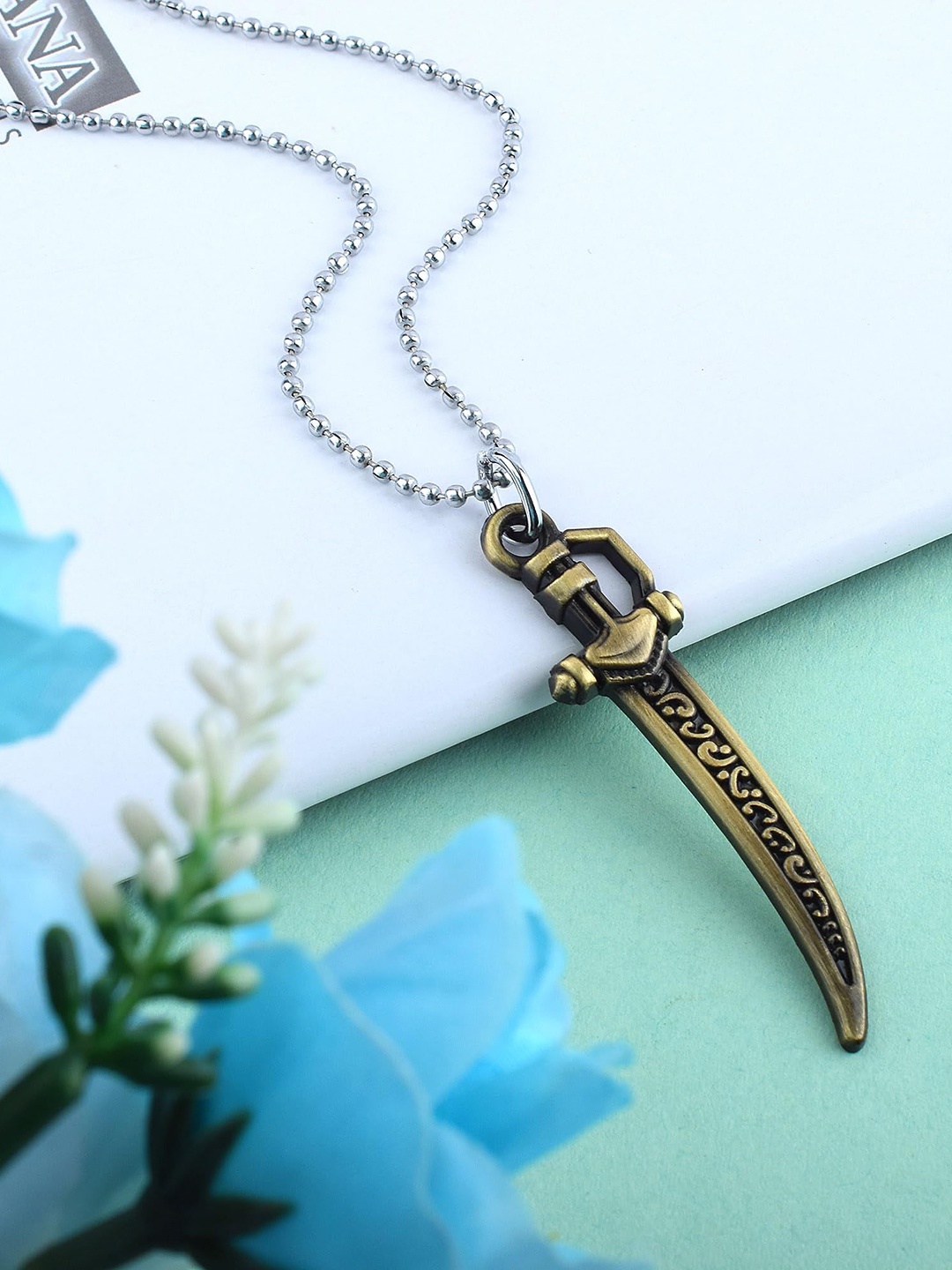 

MEMOIR Gold-Plated Pendant with Chain