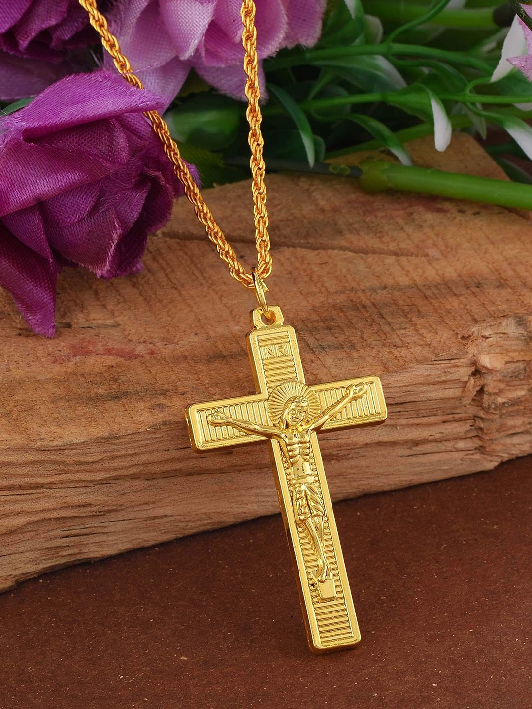 

MEMOIR Gold-Plated Pendant With Chain