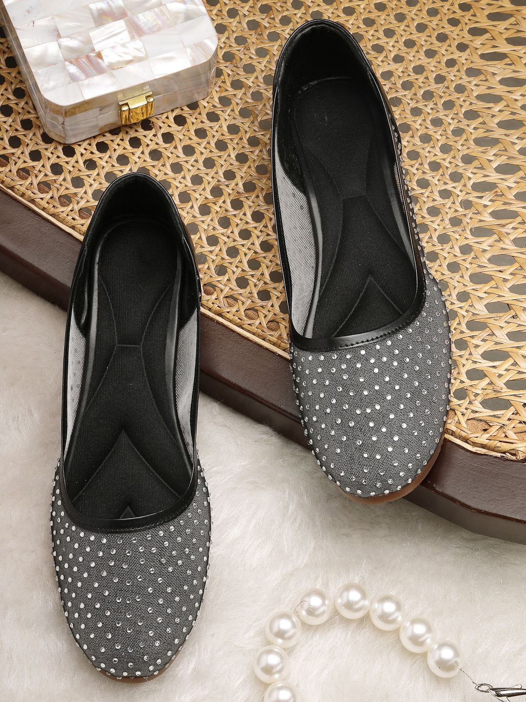 

NATSHUZ Women Round Toe Ballerinas Flats, Black