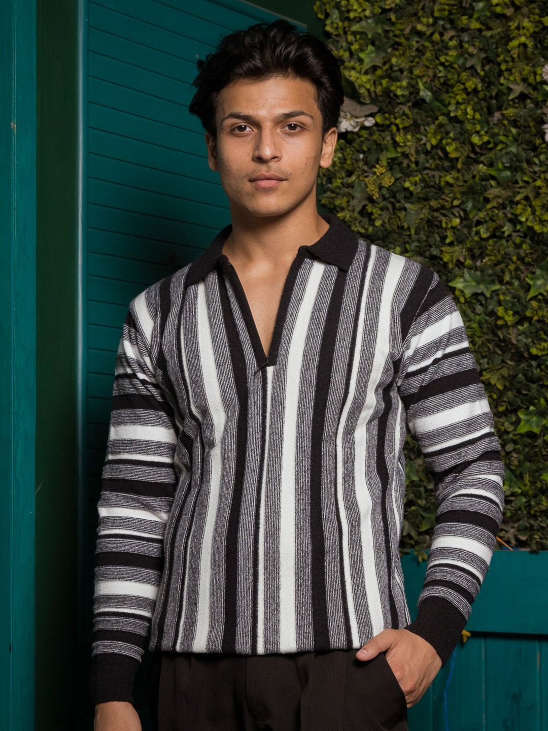 

JAVINISHKA Men Striped Long Sleeves Woollen Pullover, Black