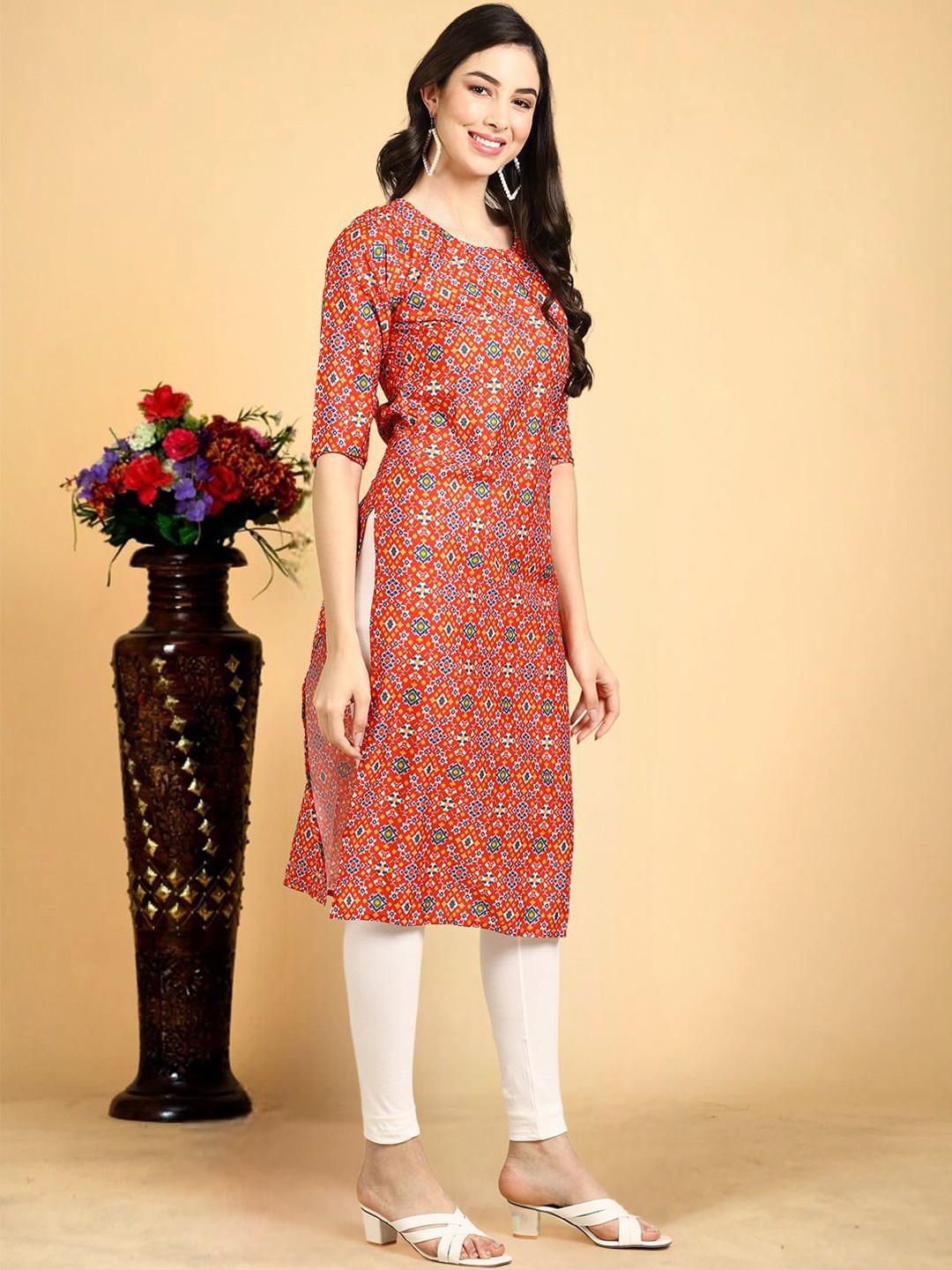 

7Threads Geometric Printed Round Neck Straight Kurta, Orange