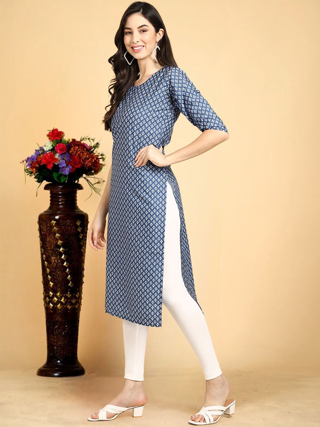 

7Threads Ethnic Motifs Printed Round Neck Straight Kurta, Blue