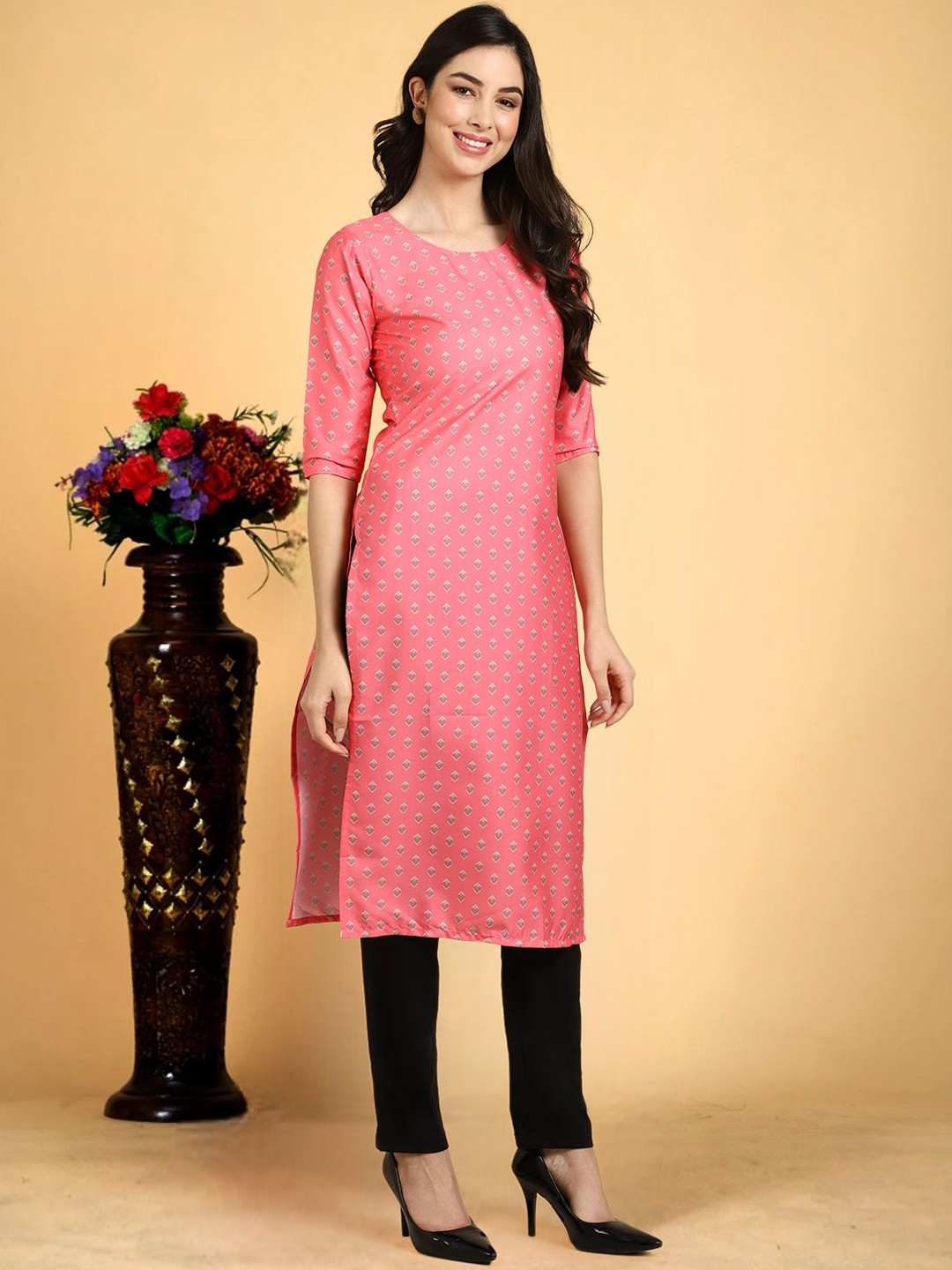 

7Threads Ethnic Motifs Printed Round Neck Straight Kurta, Pink