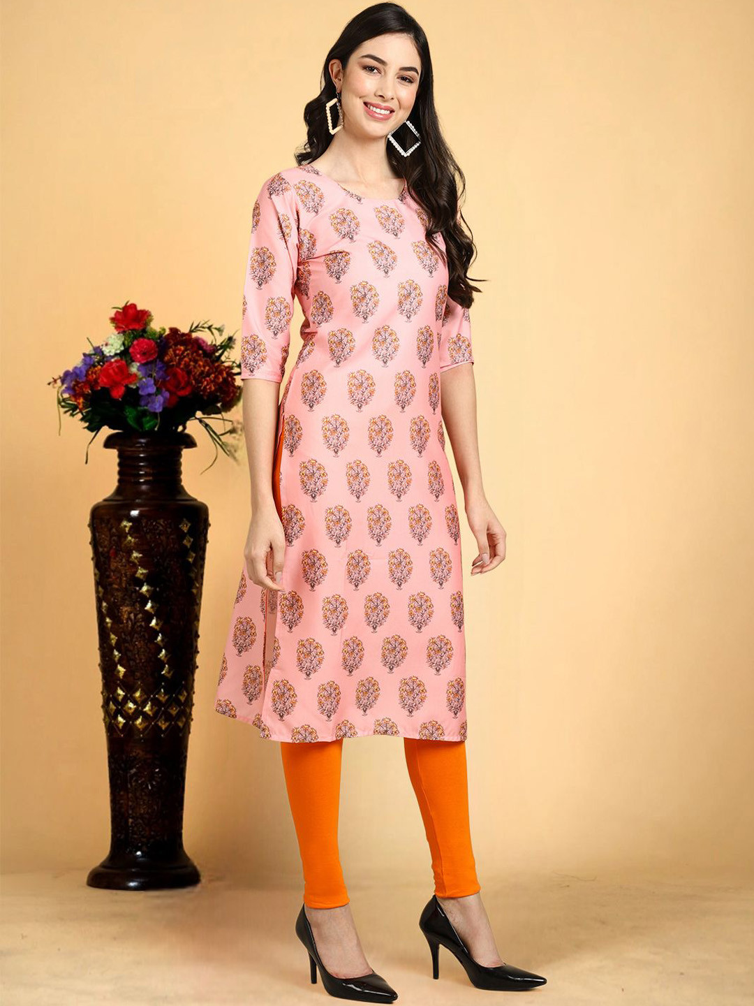

7Threads Ethnic Motifs Printed Round Neck Straight Kurta, Pink