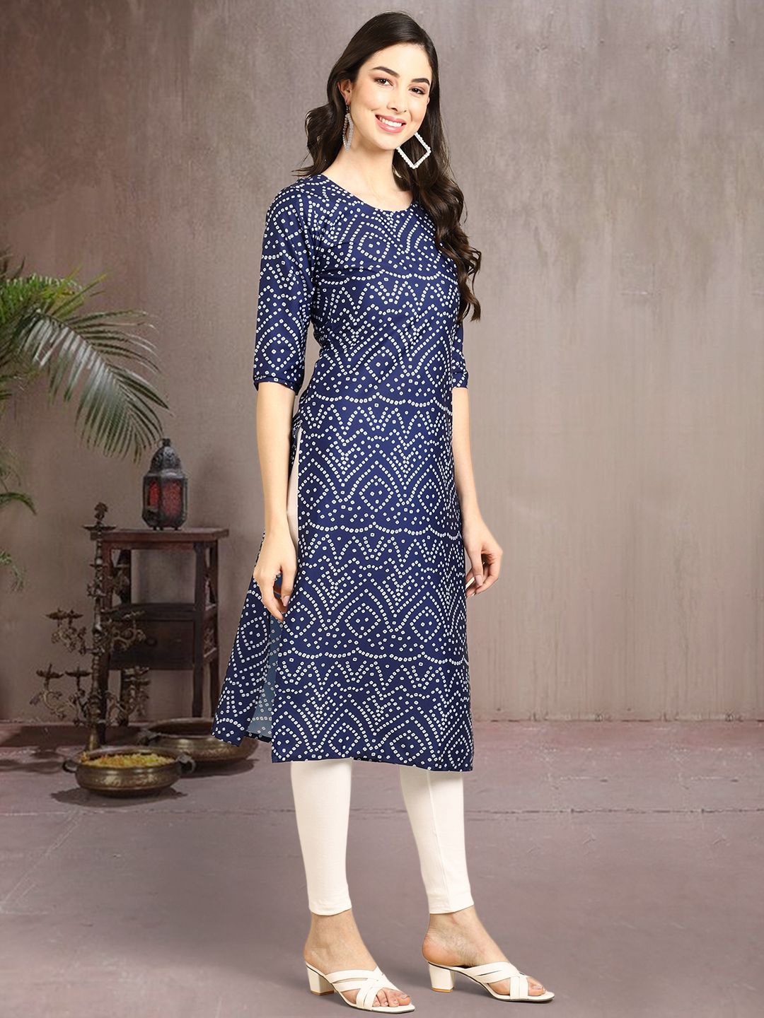 

7Threads Ethnic Motifs Printed Round Neck Straight Kurta, Blue