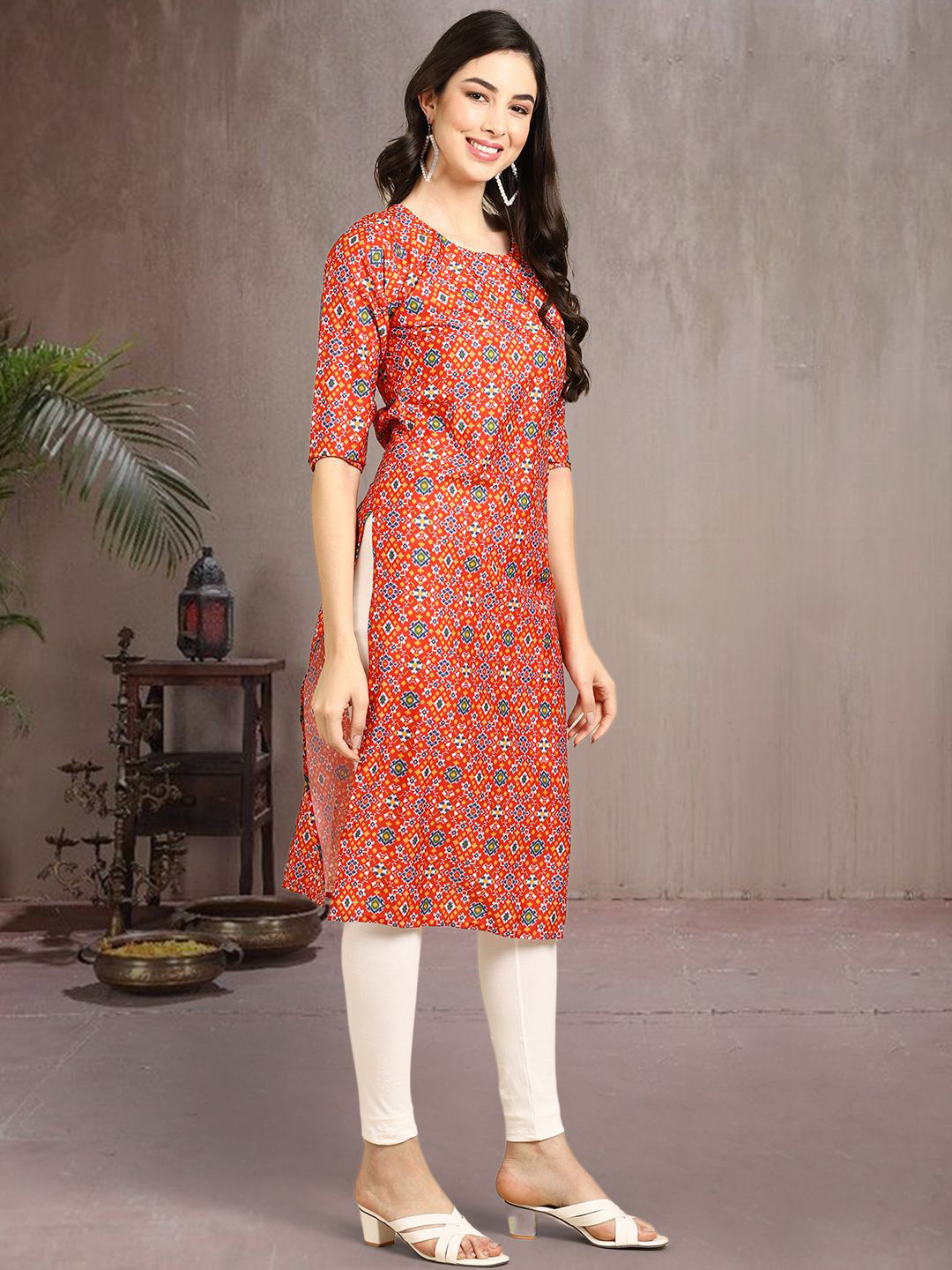 

7Threads Ethnic Motifs Printed Round Neck Straight Kurta, Red