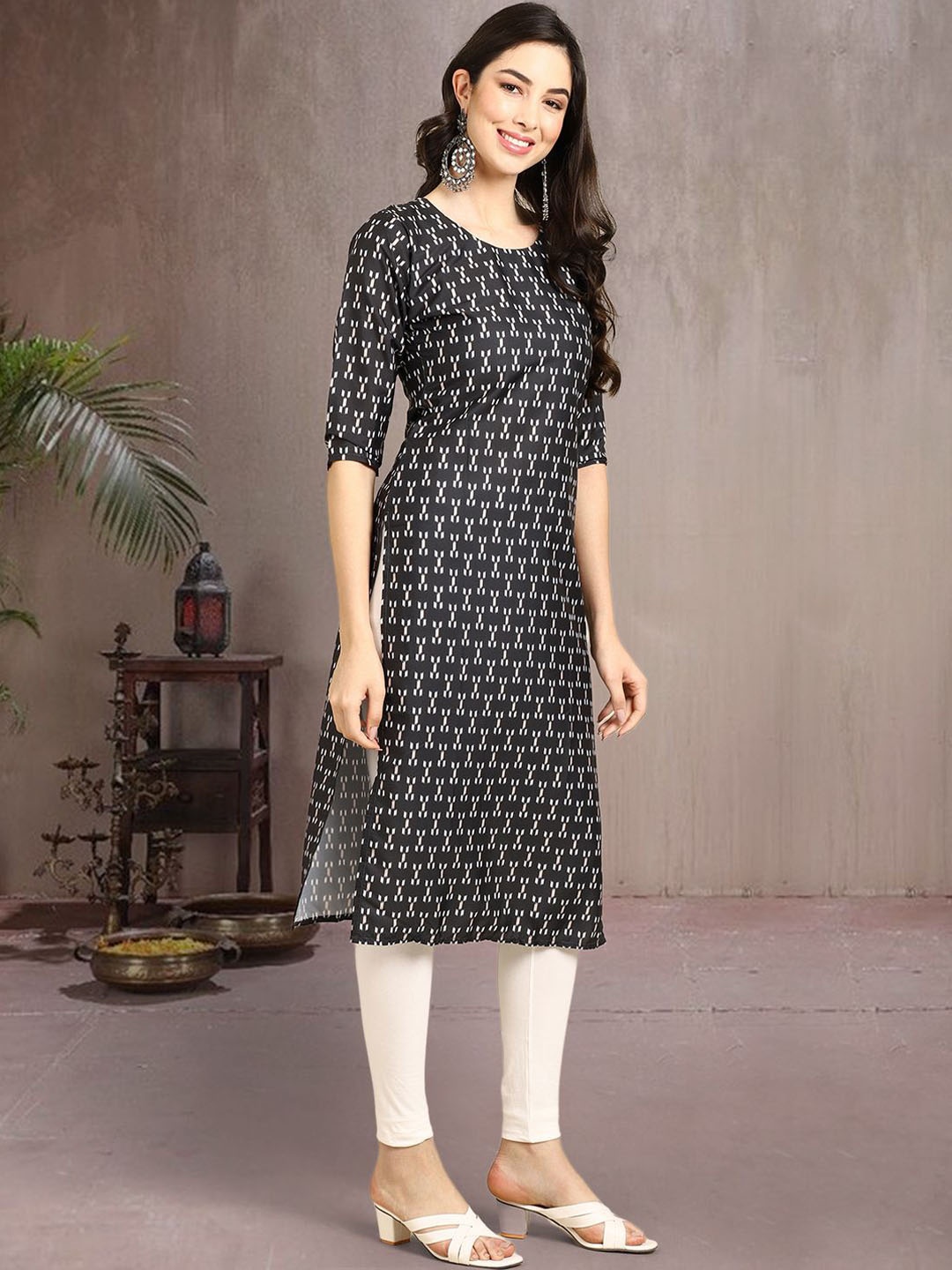 

7Threads Ethnic Motifs Printed Round Neck Straight Kurta, Black