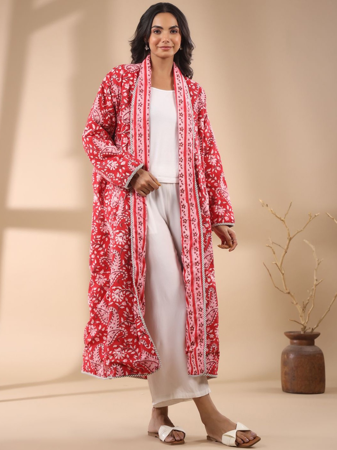 

Jaipur Morni Women Printed Pure Cotton Reversible Quilted Robe With Belt, Red