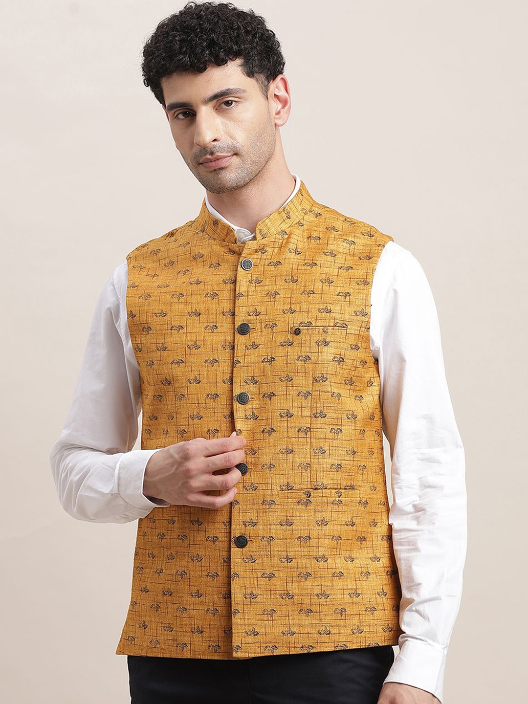 

Turtle Men Printed Slim-Fit Woven Nehru Jacket, Yellow