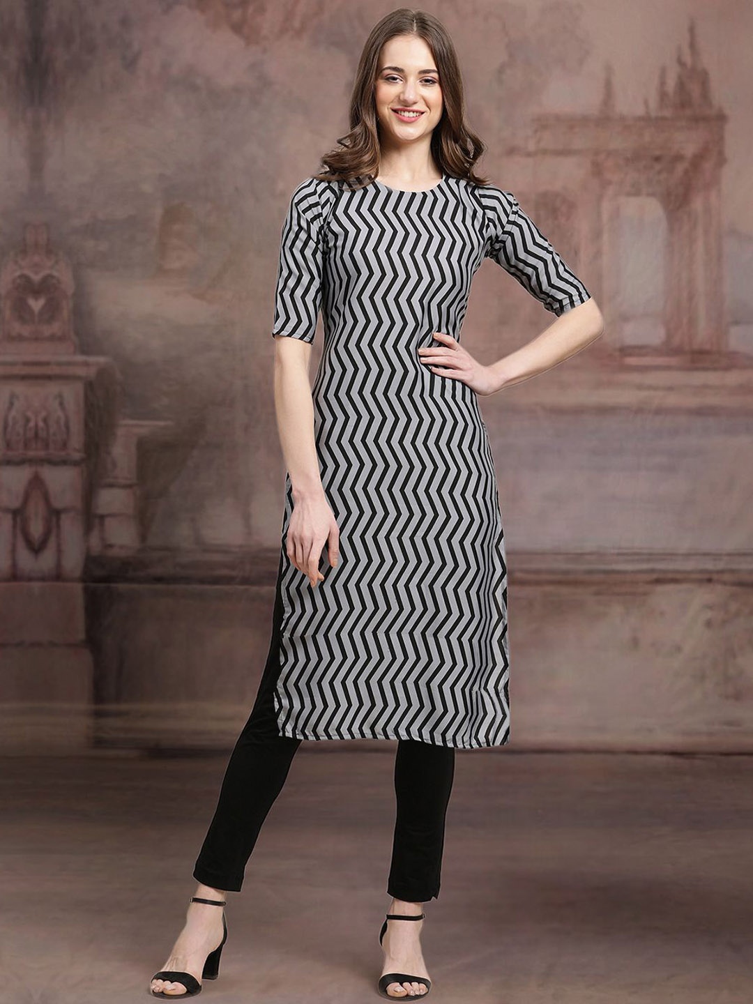 

7Threads Chevron Printed Round Neck Straight Kurta, Black