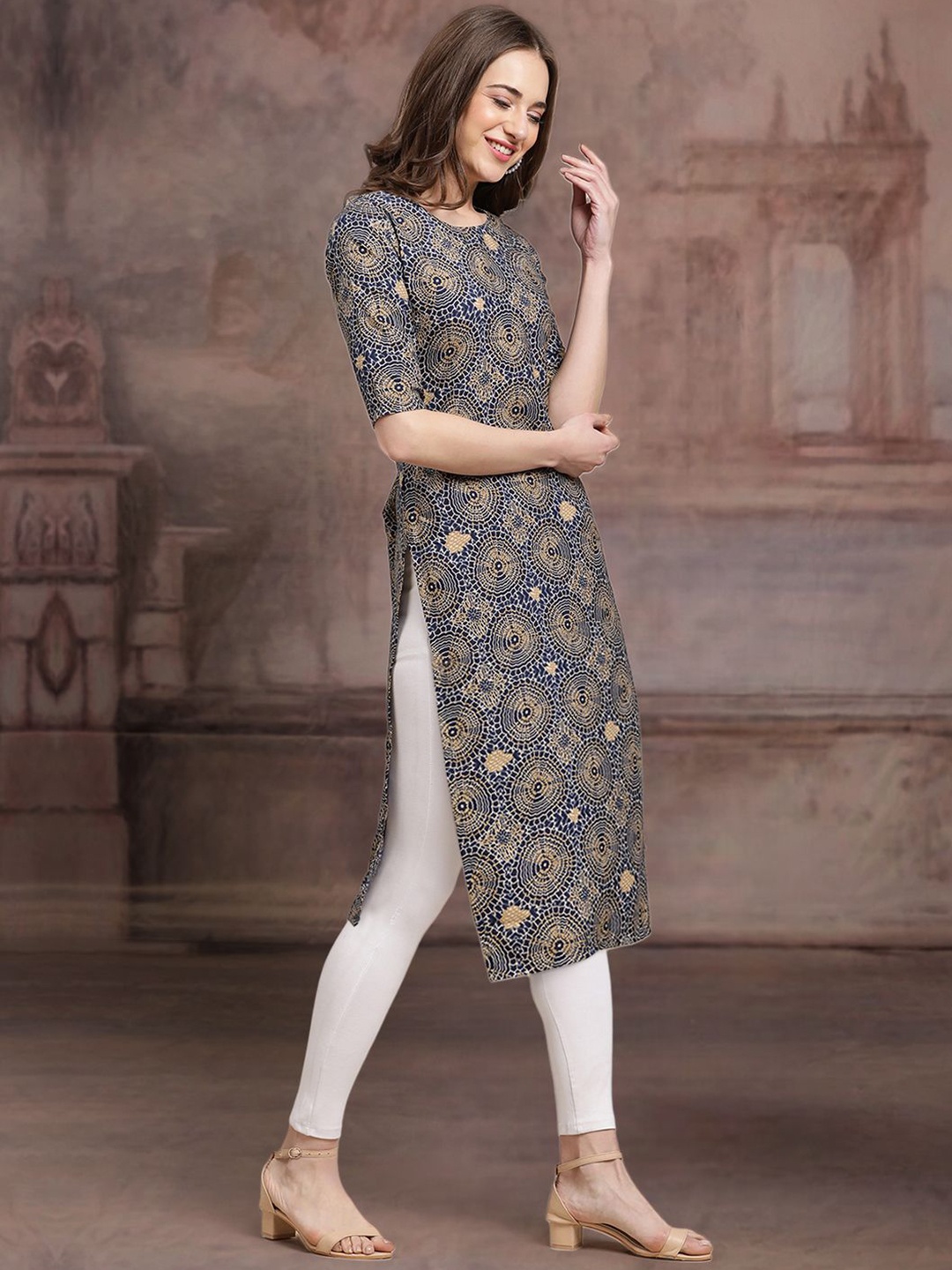 

7Threads Ethnic Motifs Printed Round Neck Straight Kurta, Blue