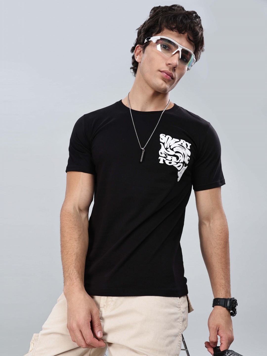 

TOMHIDDLE Men Typography Printed Round Neck Cotton T-shirt, Black