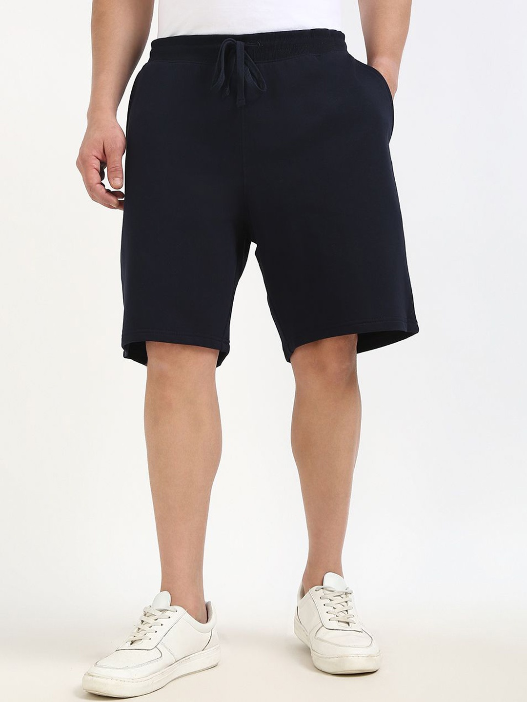 

Tommy Hilfiger Men Fashion Regular Fit Mid-Rise Cotton Shorts, Blue