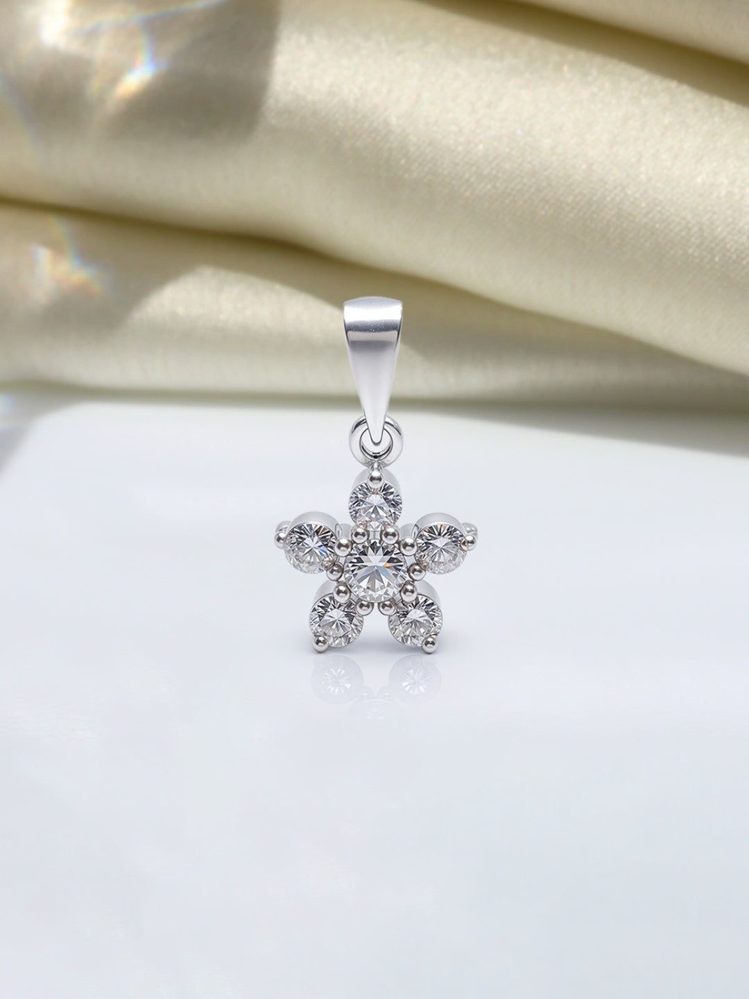 

HighSpark 925 Sterling Silver Floral Cluster Solitaire Circular Pendants