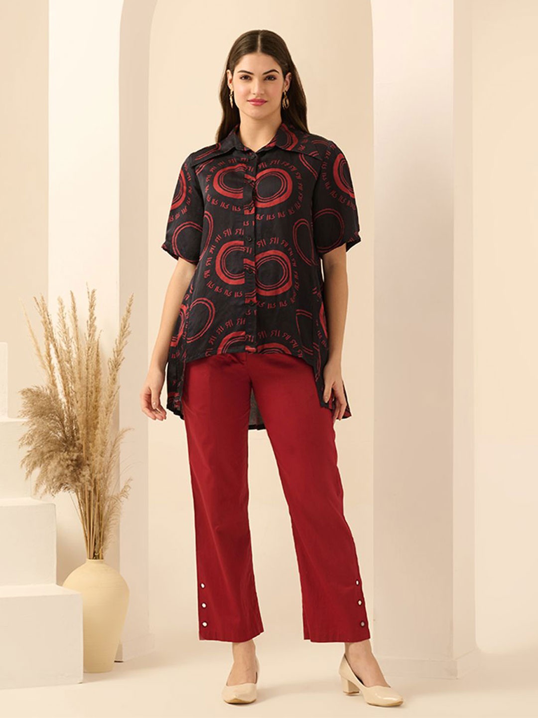 

First Resort by Ramola Bachchan Women Graphic Printed Casual Top, Black