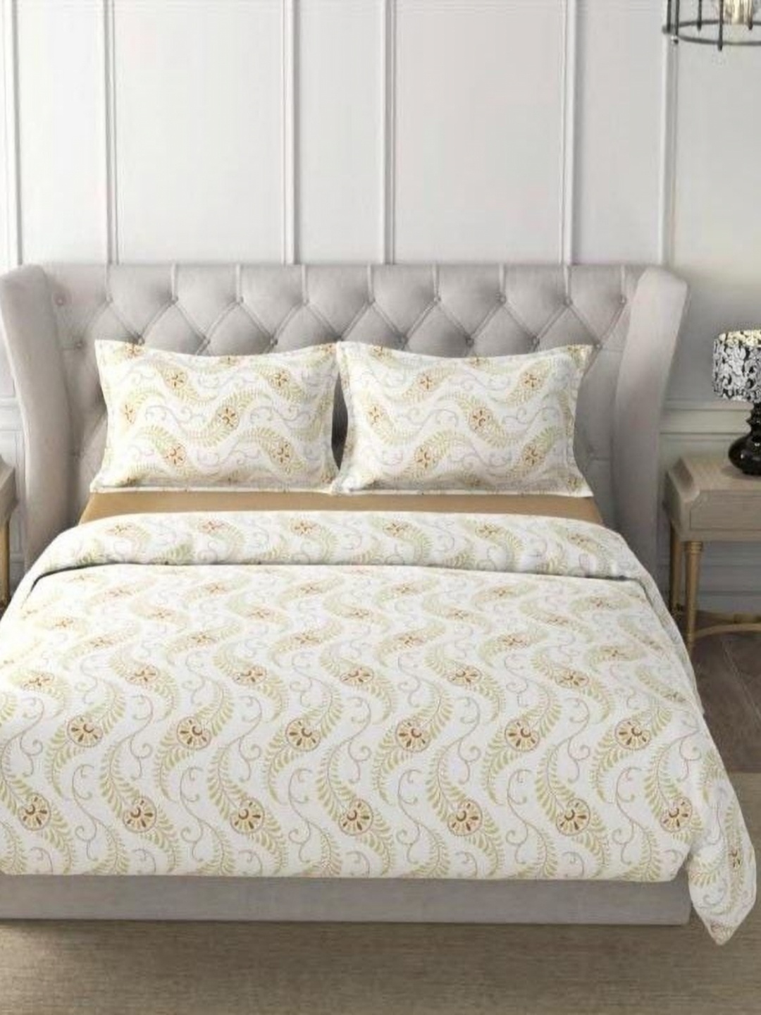 

HOME PLUS STUDIOS Raymond Rich Dream Gold-Toned Cotton 160 TC Bedsheet Set-2.74mx2.74m