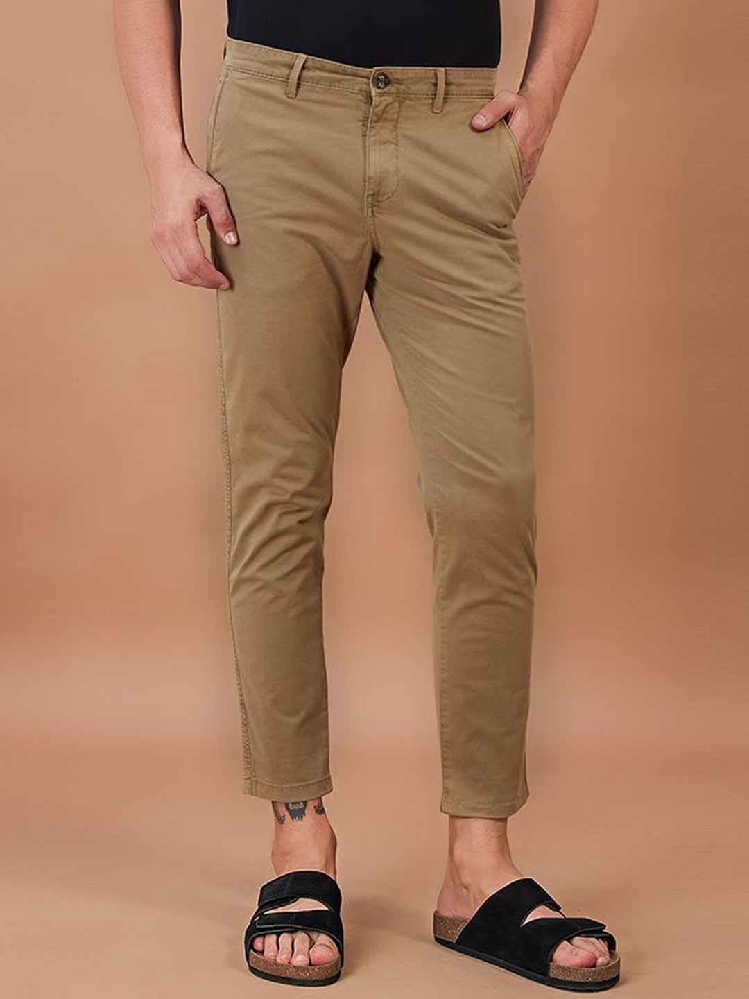 

THINC Men Relaxed Fit Mid-Rise Trousers, Brown